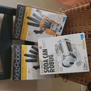 NEW Bundle science kits (2) kidzrobotix motorised hands (1)  soda can robug